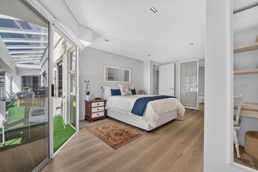 2 Bedroom Property for Sale in Sea Point Western Cape